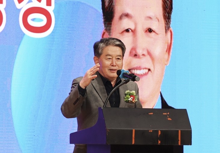 축사하는 김경협 동포청장